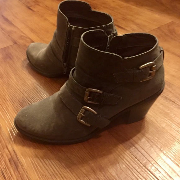 Grey boots - Picture 2 of 2